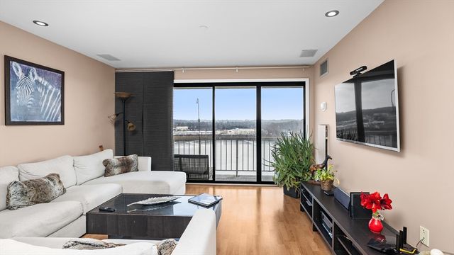 65 Lake Avenue 830, Worcester, MA 01604