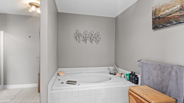 65 Lake Avenue 830, Worcester, MA 01604