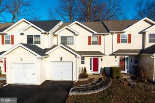 61 PINCKNEY DR, Coatesville, PA 19320