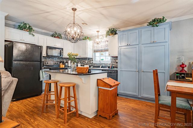 27 Wood Lake Drive, Sand Springs, OK 74063