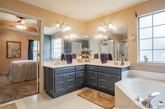 27 Wood Lake Drive, Sand Springs, OK 74063