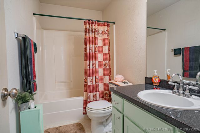 27 Wood Lake Drive, Sand Springs, OK 74063