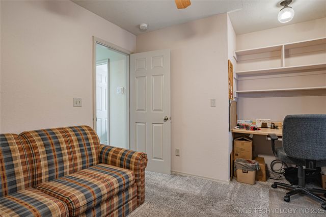 27 Wood Lake Drive, Sand Springs, OK 74063