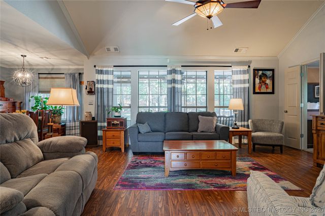 27 Wood Lake Drive, Sand Springs, OK 74063