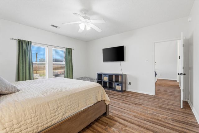 1914 Lafayette Lane, Baytown, TX 77523