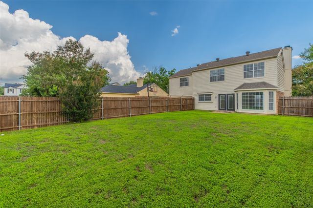 311 Pemberton Place, Cedar Hill, TX 75104
