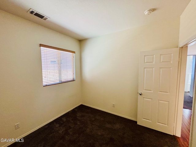 5806 W Ave K-3, Lancaster, CA 93536