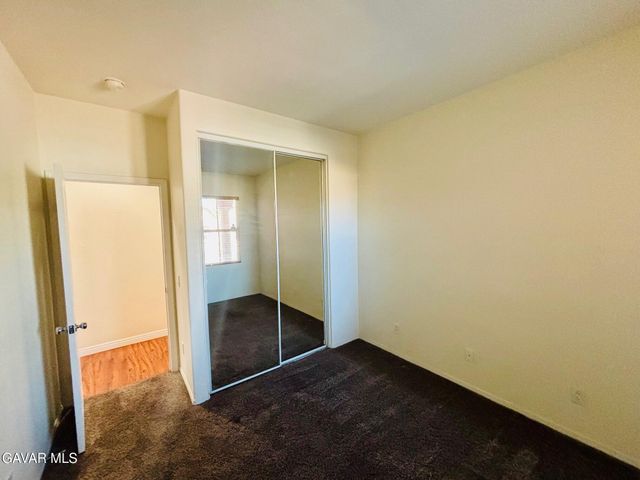 5806 W Ave K-3, Lancaster, CA 93536