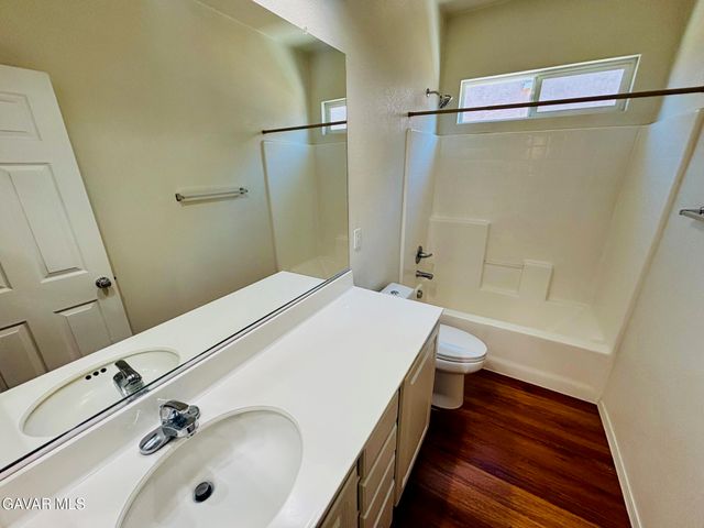 5806 W Ave K-3, Lancaster, CA 93536