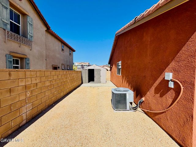 5806 W Ave K-3, Lancaster, CA 93536