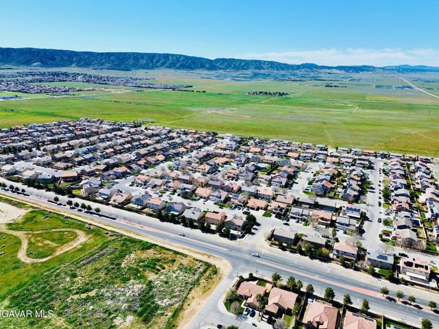 5806 W Ave K-3, Lancaster, CA 93536