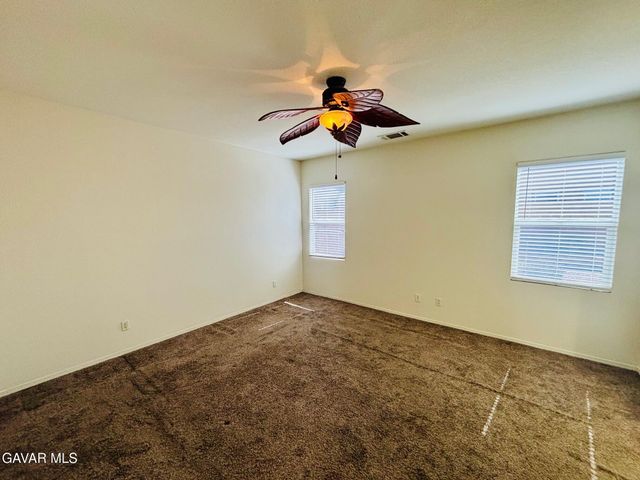 5806 W Ave K-3, Lancaster, CA 93536