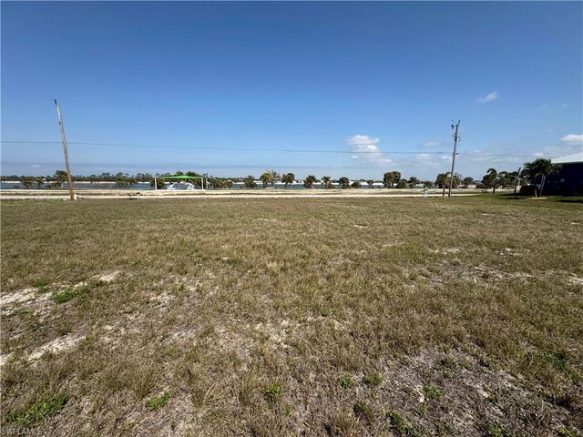 4402 NW 36th ST, Cape Coral, FL 33993