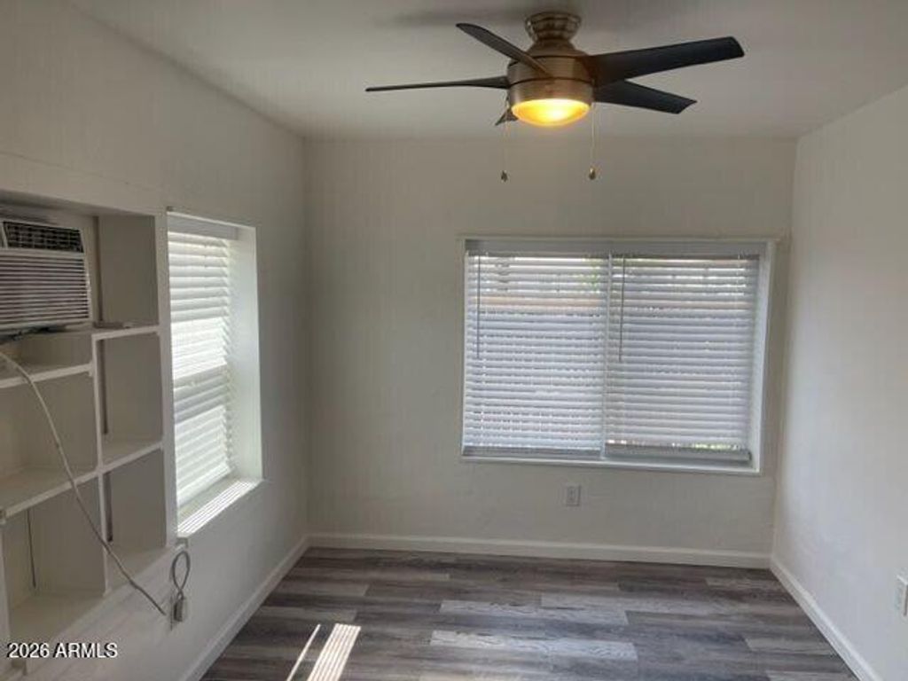Image 10 of property listing at 2336 N 11TH Street, Phoenix, AZ 85006