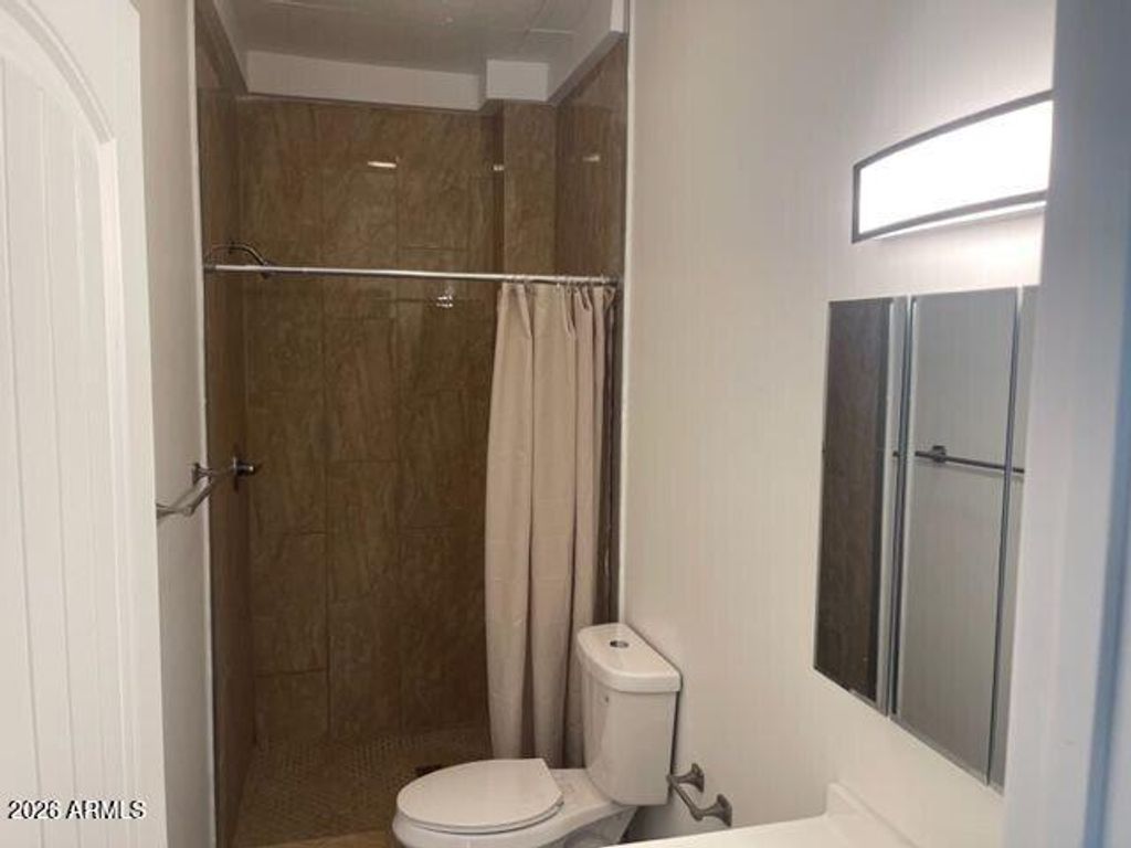 Image 16 of property listing at 2336 N 11TH Street, Phoenix, AZ 85006