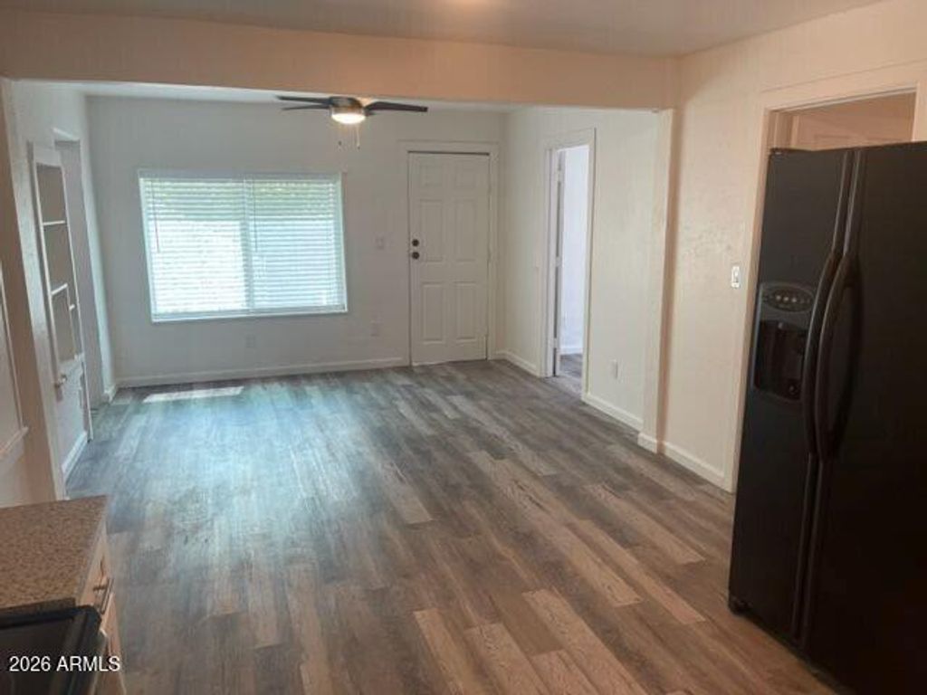 Image 5 of property listing at 2336 N 11TH Street, Phoenix, AZ 85006