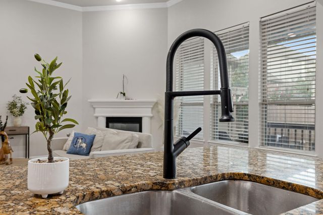 100 Crystal CV, Round Rock, TX 78664