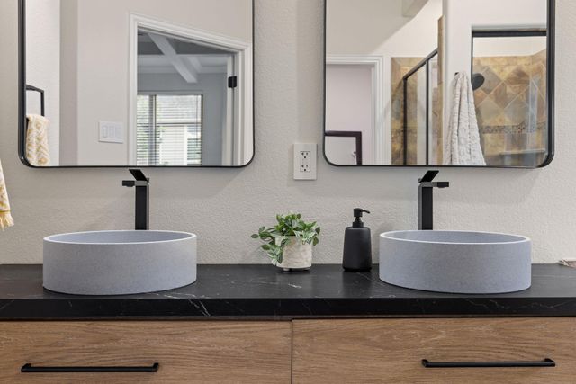 100 Crystal CV, Round Rock, TX 78664