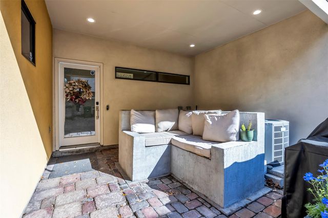 4405 Eigel Street, Houston, TX 77007