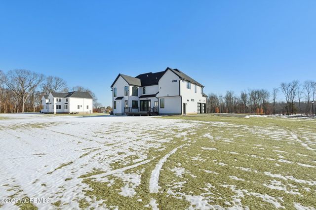 8 Hague Road, Freehold, NJ 07728