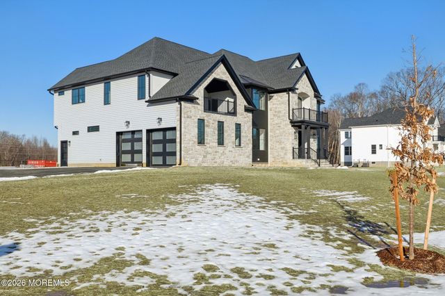 8 Hague Road, Freehold, NJ 07728