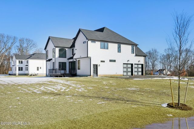 8 Hague Road, Freehold, NJ 07728