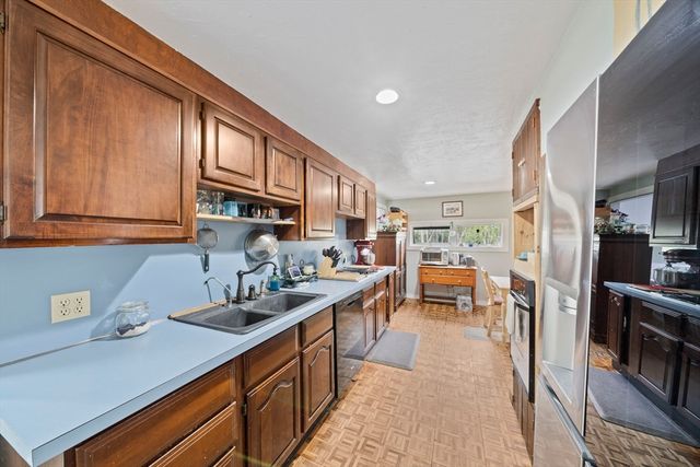 38 Popes Point Road, Carver, MA 02330