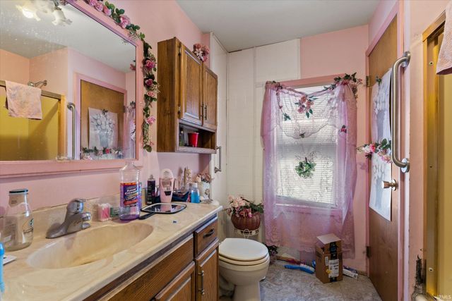 2018 Roger Street, South Bend, IN 46628