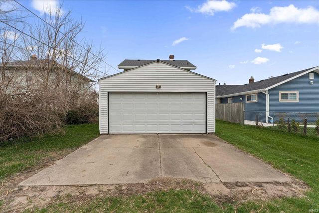 2018 Roger Street, South Bend, IN 46628