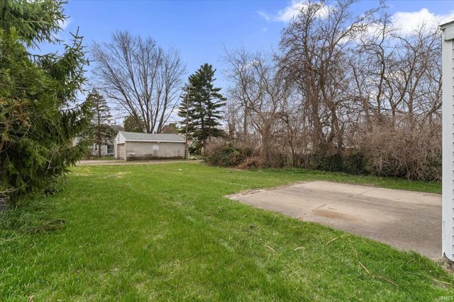 2018 Roger Street, South Bend, IN 46628