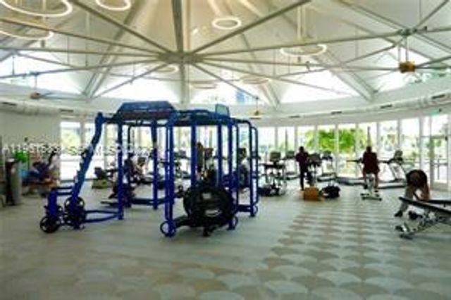 2500 Parkview Dr 2019, Hallandale Beach, FL 33009