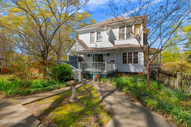 140 E Semmes Street, Canton, MS 39046