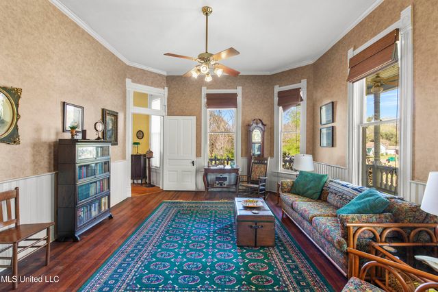 140 E Semmes Street, Canton, MS 39046