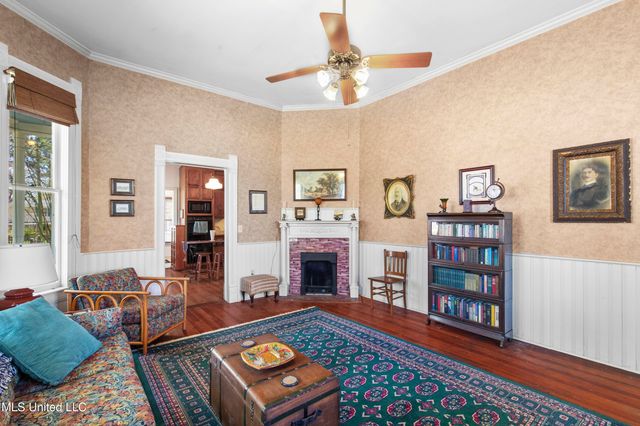 140 E Semmes Street, Canton, MS 39046