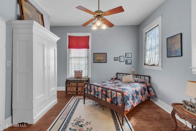 140 E Semmes Street, Canton, MS 39046