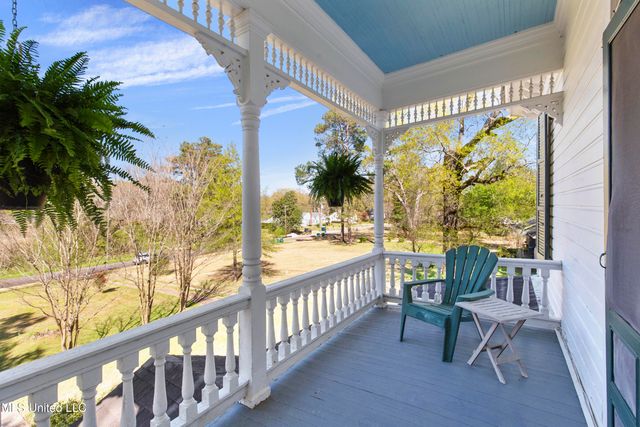 140 E Semmes Street, Canton, MS 39046