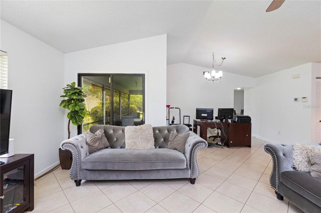 10 VILLAGE LANE, Palm Coast, FL 32164