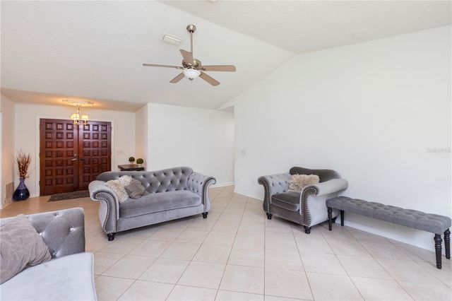 10 VILLAGE LANE, Palm Coast, FL 32164