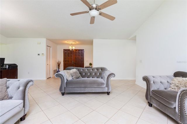 10 VILLAGE LANE, Palm Coast, FL 32164