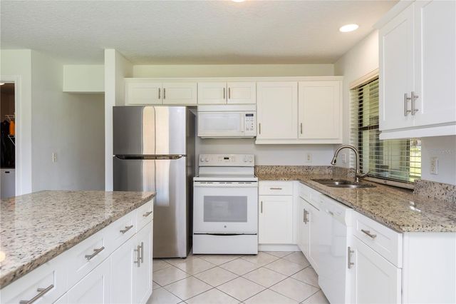 10 VILLAGE LANE, Palm Coast, FL 32164