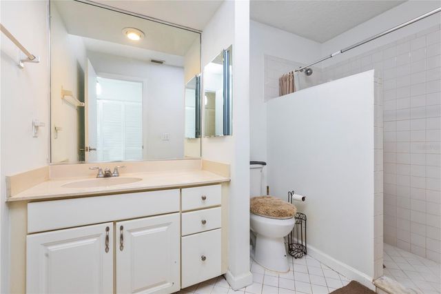 10 VILLAGE LANE, Palm Coast, FL 32164