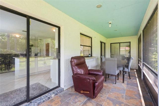 10 VILLAGE LANE, Palm Coast, FL 32164