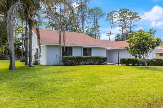 10 VILLAGE LANE, Palm Coast, FL 32164