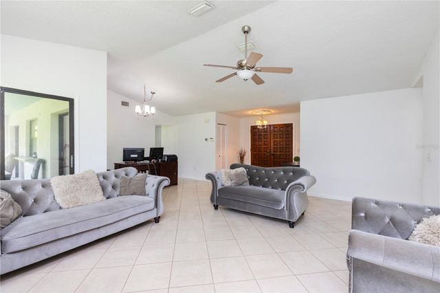 10 VILLAGE LANE, Palm Coast, FL 32164