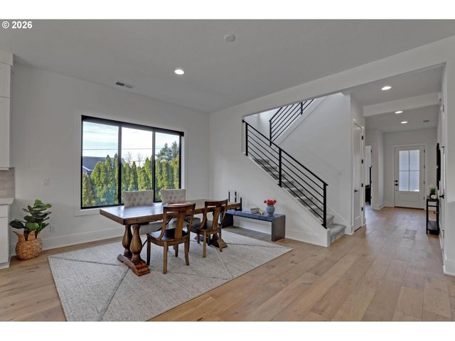 4780 Sw PENDLETON St, Portland, OR 97221