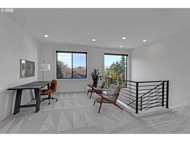 4780 Sw PENDLETON St, Portland, OR 97221