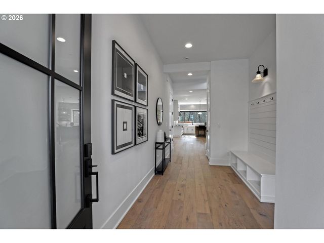 4780 Sw PENDLETON St, Portland, OR 97221