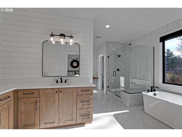 4780 Sw PENDLETON St, Portland, OR 97221