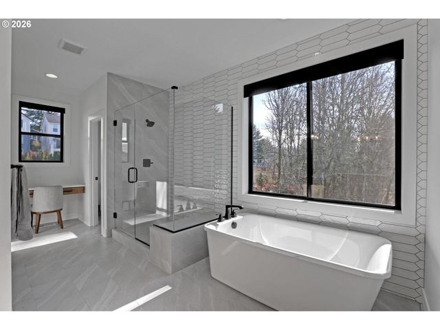 4780 Sw PENDLETON St, Portland, OR 97221