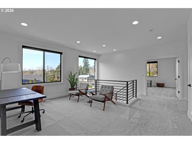 4780 Sw PENDLETON St, Portland, OR 97221